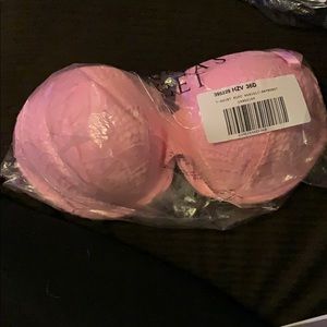 Victoria’s Secret t-shirt bra. Brand new with tags